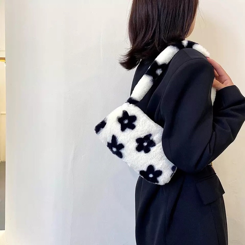 fluffy daisy bag