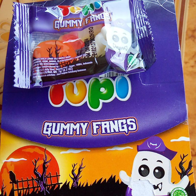 Box - Yupi Gummy Fangs Permen Jelly Gummi Gumi Isi 24 Pcs