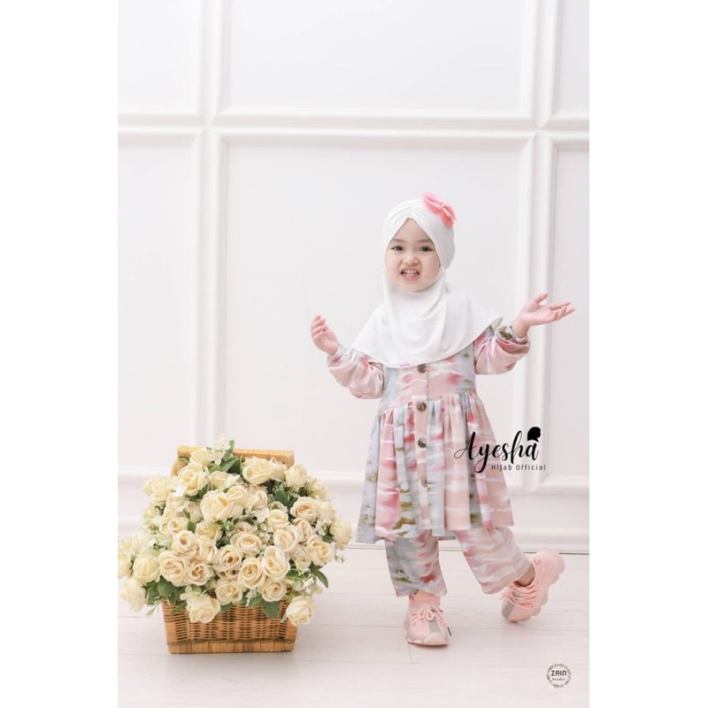 Amira oneset(tanpa hijab)