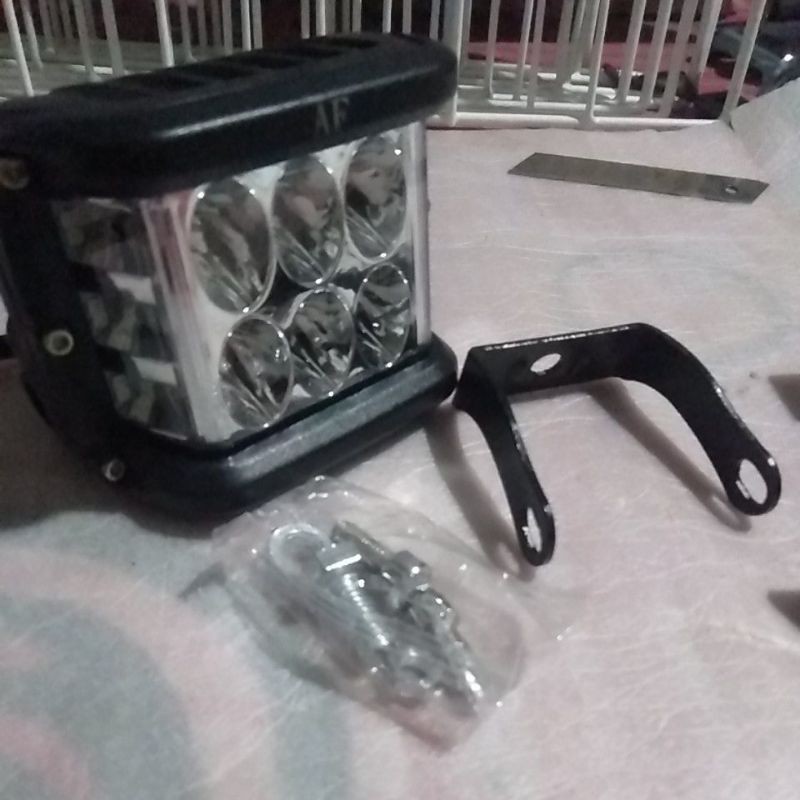 Lampu led besar 6 titik sisi samping strobo