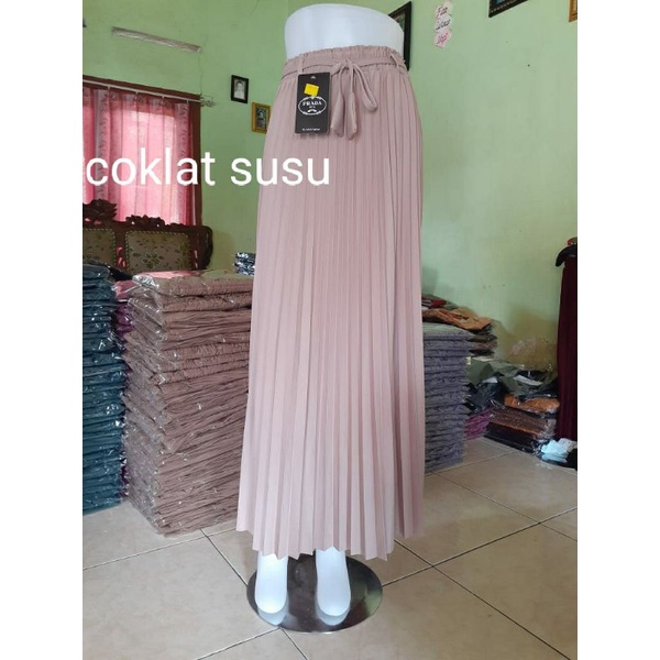 Plisket Bawahan Kebaya Rok Bawahan Kebaya Rok Plisket Tebal Rok Bawahan Rok Plisket Tebal Ori  Rok Bawahan Panjang Rok Plisket Tali PremiumRok Plisket Kebaya Bawahan Kebaya Plisket Bawahan Plisket Rok Rok Plisket Bahan Tebal Rok Bawahan Wanita-Coklat susu