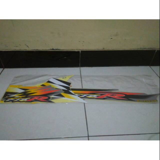 Striping fizr f1zr F1ZR 2000 millenium kuning silver