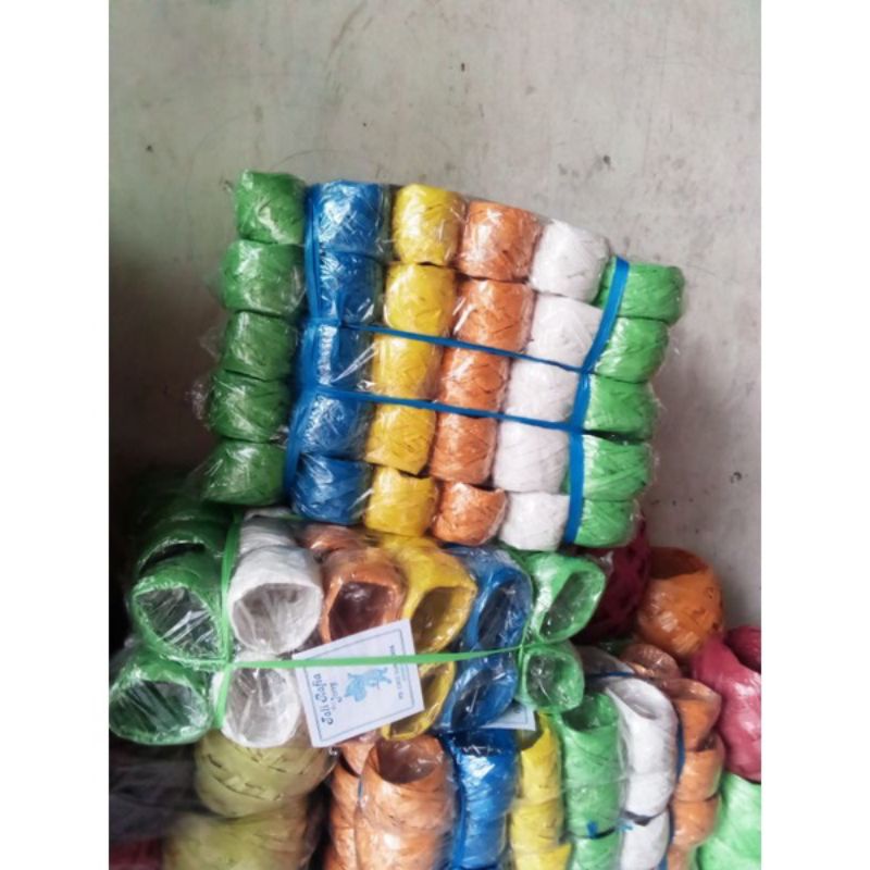 

tali rafia telur 1 roll kecil