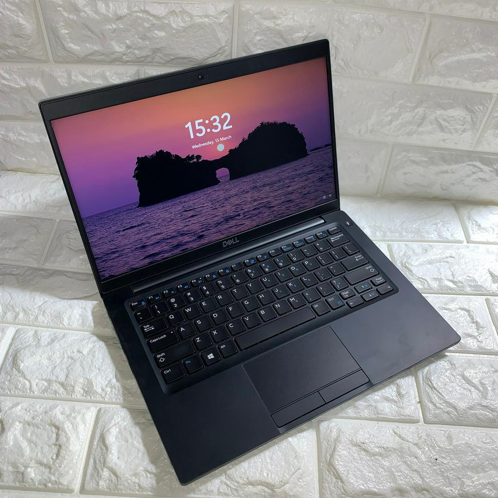 Laptop Murah Dell 7390 Touch Core i5 Gen 8 - RAM 16GB SSD 256GB - 13 Inch