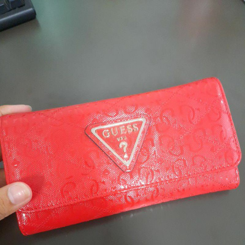 Dompet guess