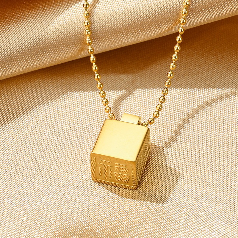 Kalung Titanium rantai biji lada Korea Style Wanita Anti Karat liontin stempel tabung kubus