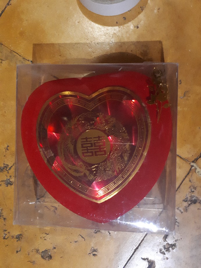 Set Kotak Perhiasan Bentuk Love List Emas