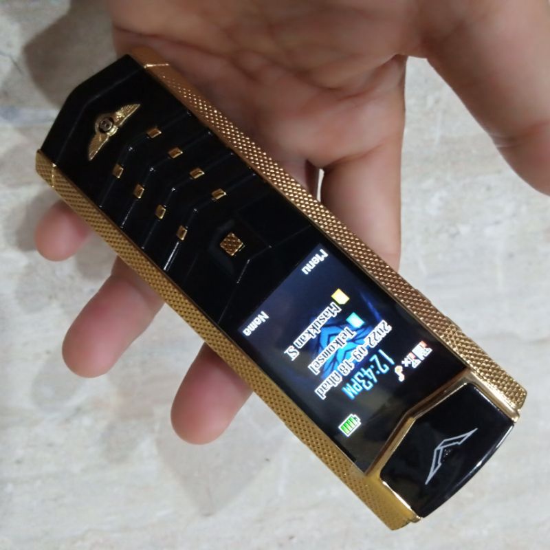 hp vertu v9 gold hp langka hp signature mobile phone bisa telkomsel,bkan e7 e90 note 12