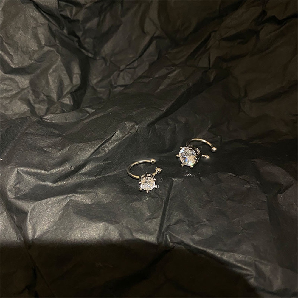 2pcs Anting Klip Mini Tanpa Tindik Bahan Silver 925 Hias Berlian Imitasi Untuk Wanita