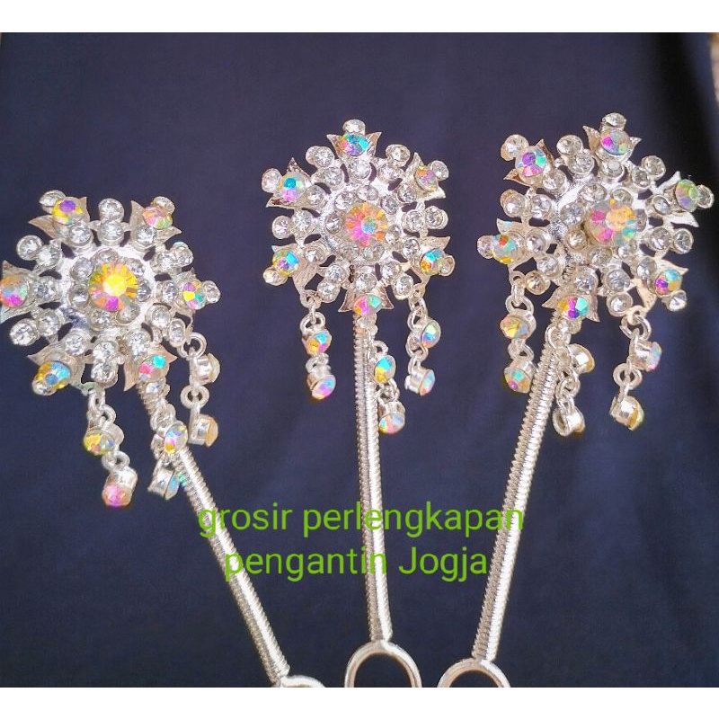 Mentul Aurel / kembang goyang aurel