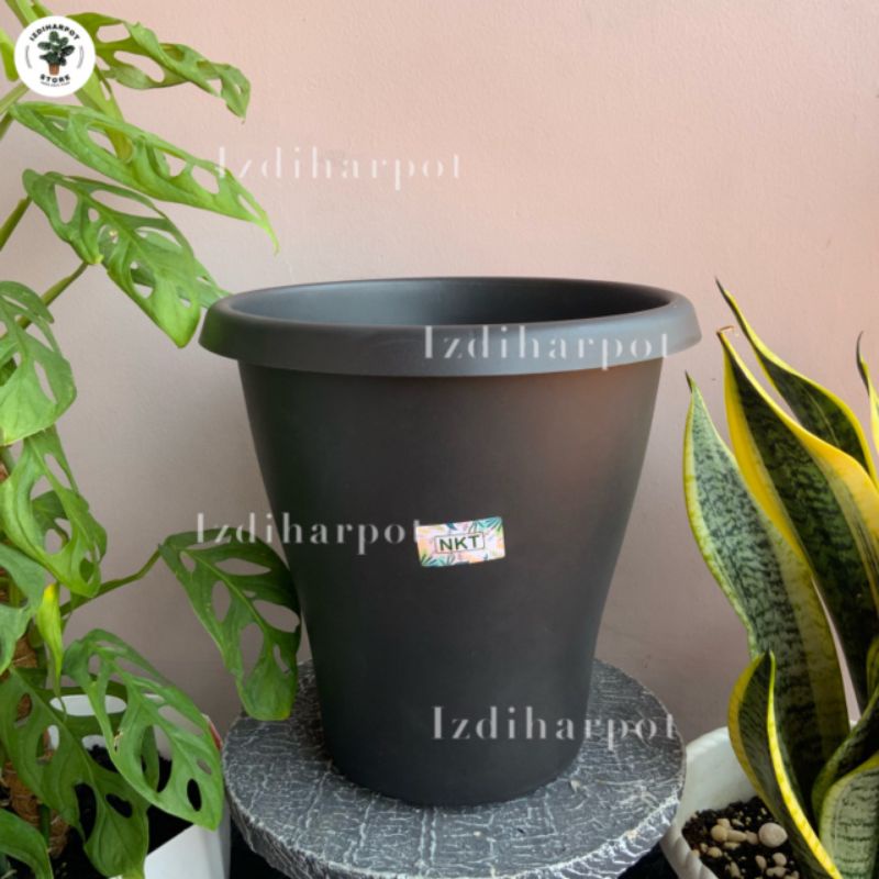 pot bunga tanaman tinggi nkt tower hitam 30cm - NKT TOWER 30 HITAM