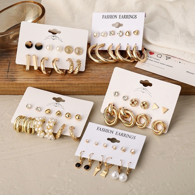 34pcs / Set Anting Stud Rumbai Desain Kupu-Kupu Aksen Mutiara Warna Emas Gaya Retro Untuk Wanita