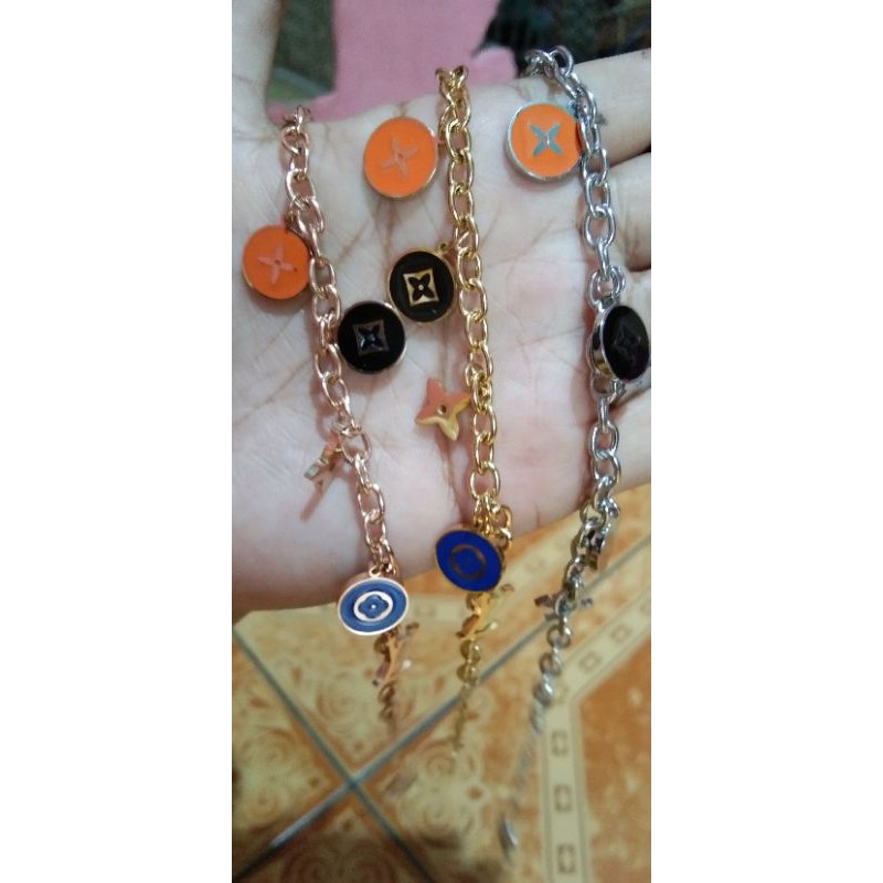 gelang rantai lv