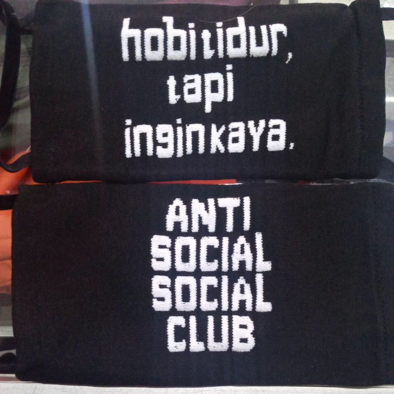 SURFINCLO - CELANA DALAM PRIA // BOXER CEWEK COWOK // KOLOR-Anime 1 masker