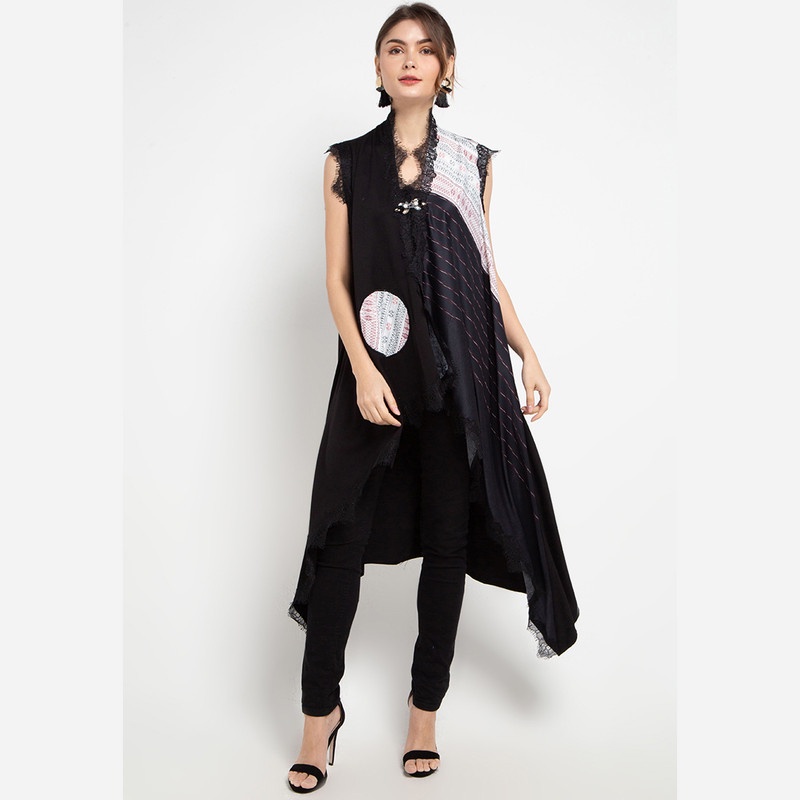 LUIRE by Raden Sirait FM Cardi Kensi Ulos Pucca Wanita