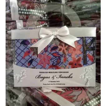 kotak mika souvenir ukuran 25x10x15 tas digunakan untuk kemasan souvenir sajadah dan souvenir lainya