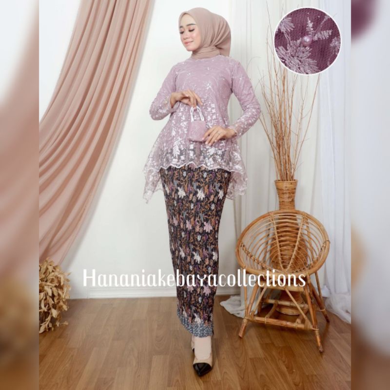 Kebaya Wisuda Rinjani Tille / Kebaya Modern / Kebaya Wisuda / Kebaya Pesta / Kebaya Lamaran / Kebaya muslim / Kebaya Kekinian / Kebaya terbaru / Kebaya Perpisahan / Kebaya Murah / Kebaya Cantik / Kebaya Terpopuler / Kebaya akad / kebaya kondangan / Kebaya