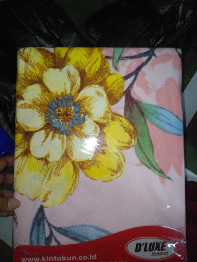 Sprei Kintakun Dluxe Uk. King (180x200)cm Dan Uk. Queen (160x200)cm Motif Bunga Artistik