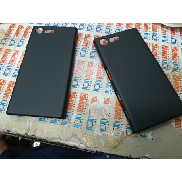Hard Case Hitam Sony Xperia X Compact