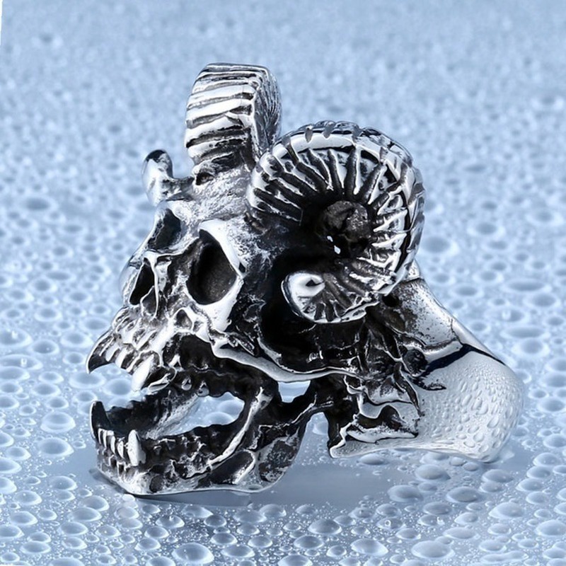 2022 Cincin Desain Tengkorak Iblis Gaya retro gothic rock Untuk Pria