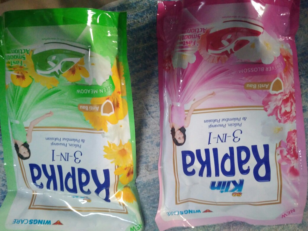 Rapika Pelicin Pakaian 400ml