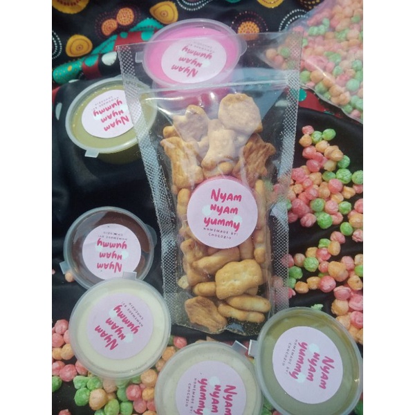 

biskuit animasi + 6 varian rasa saus coklat