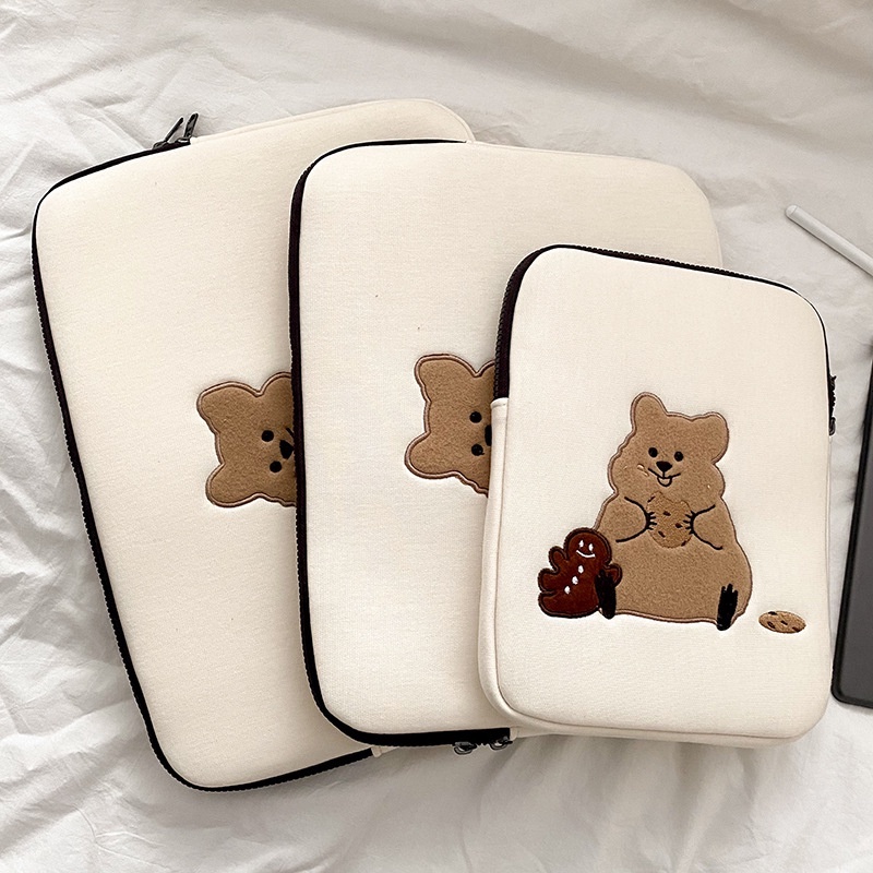 Sleeve Pouch Sarung Tas Bag Case Ipad Tab Tablet Macbook Air Pro Laptop Asus Acer Lenovo HP Huawei 11 12 13 14 15 inch Motif Gambar Beruang Kue Bear Cookies Warna Putih Lucu Cute Murah Korean Model