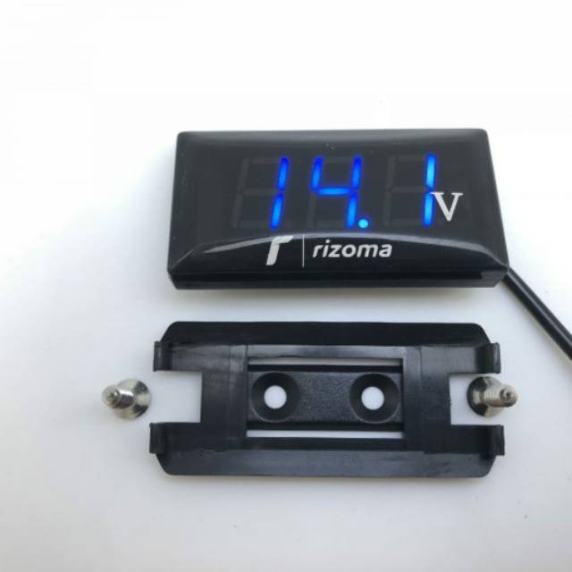 Voltmeter digital pengukur aki