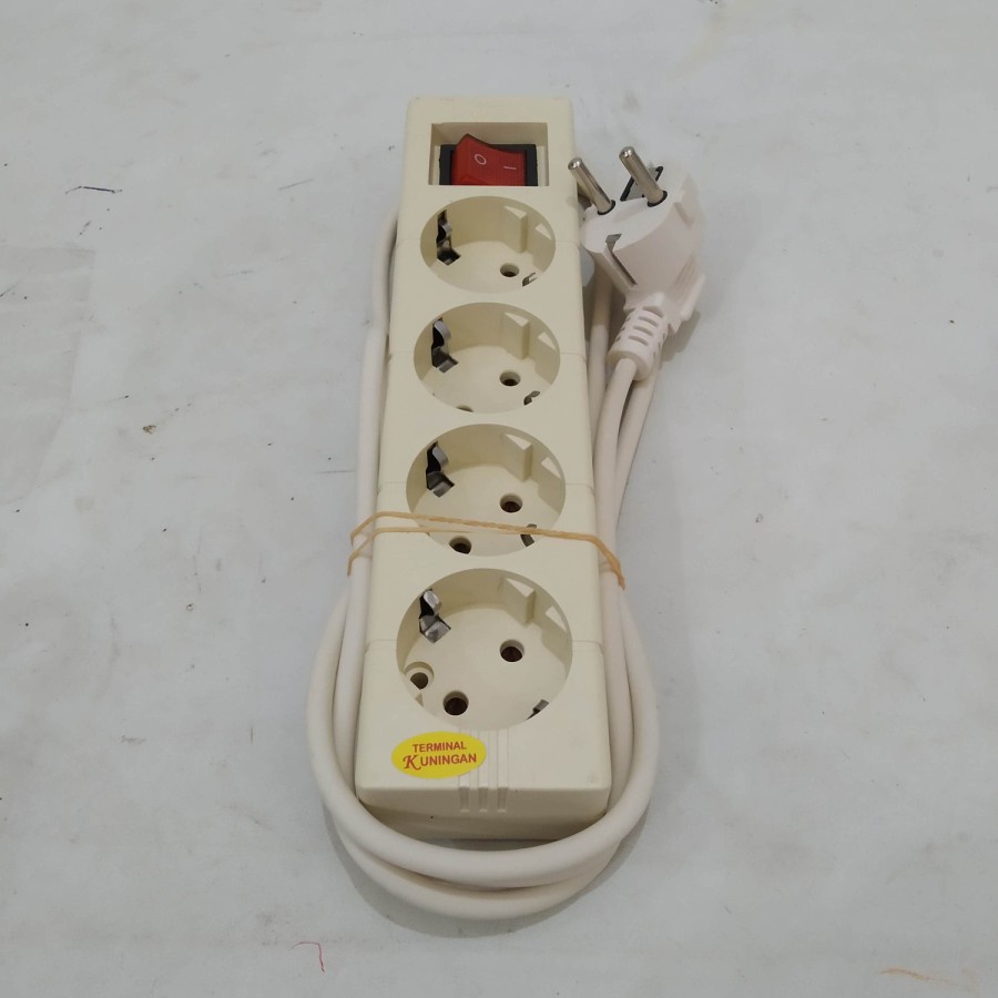 Ekstention Stop Kontak tusuk kotak Multy Socket Switch 4 Lubang 1.5 ,5 m Meter 1.5m 1,5m 1.5meter 1,