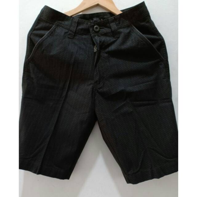 Celana pendek Altic