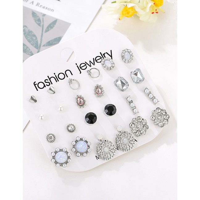 LRC Anting Tusuk Fashion Silver Love Heart Geometric Stud Earrings Set With Diamonds D73679