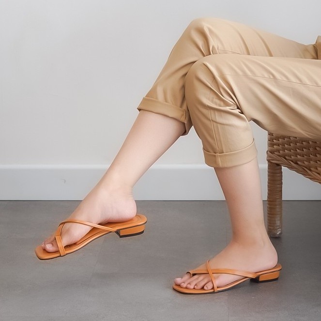 NAOUM Chloe Sandals - Sandal Wanita
