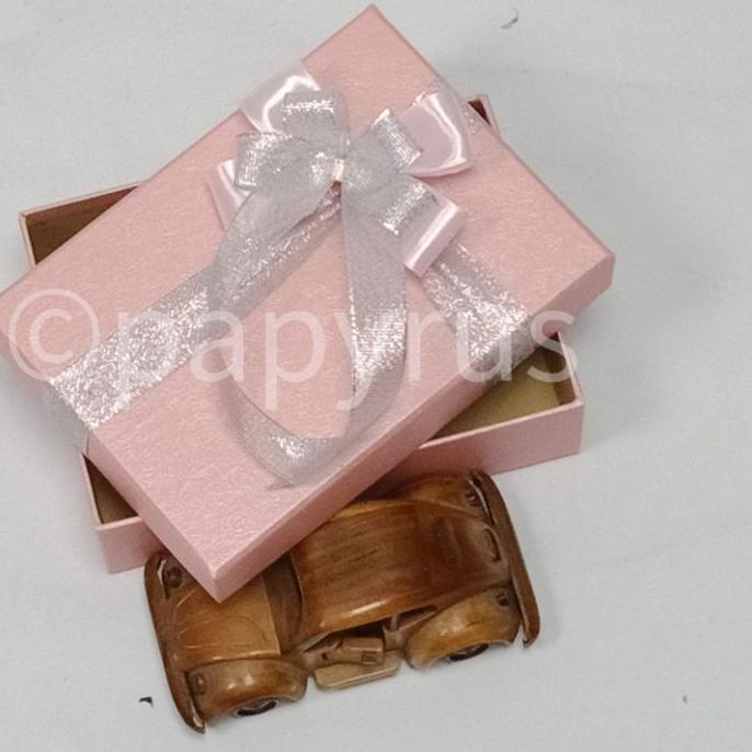 

Oke Price PAPYRUS 12,5x17,5 Tinggi 5cm Kotak Kado Gift Box D0S..