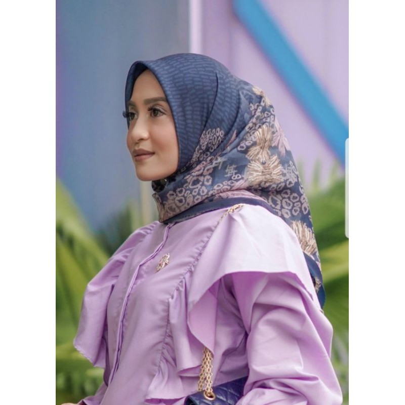 Buttonscarves Les Amities Indigo