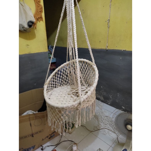 Ayunan macrame bulatan