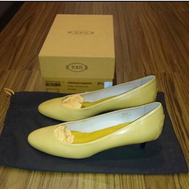 SEPATU TODS 100%ORIGINAL PRELOVED SIZE 37 1/2 TODS.