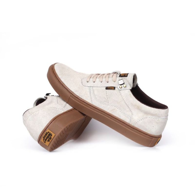 Sepatu Lokal Shoes Lokal Pride Cevany Gordon Cream Gum Suede