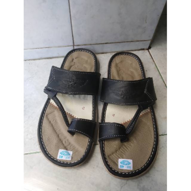 Sandal sendal pria kulit sapi asli harley flatsol japit Sandal sendal pria kulit sapi asli harley flatsol japit