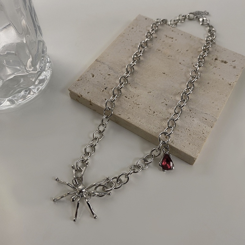 Eropa dan Amerika gaya desain kalung ins angin dingin Net Merah kepribadian Spider kalung wanita aks