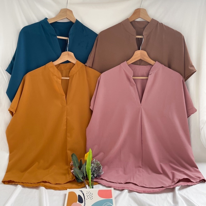 BEFAST - ZEC OOTD Wanita Blouse ALIF / Darcy Oversize Shirt / Blouse Wanita / Blouse Leher V / Blouse Casual / Blouse Lengan Pendek / Blouse Kekinian 2022 / Blouse Remaja terbaru / Fashion Wanita Kerja