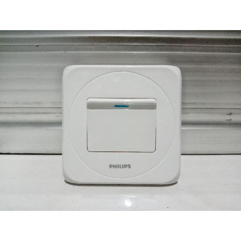 Saklar stop kontak philips