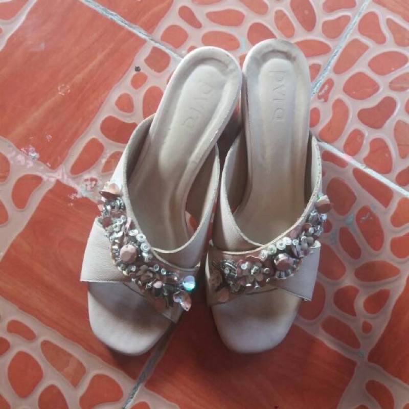 Preloved PVRA heels sz 37