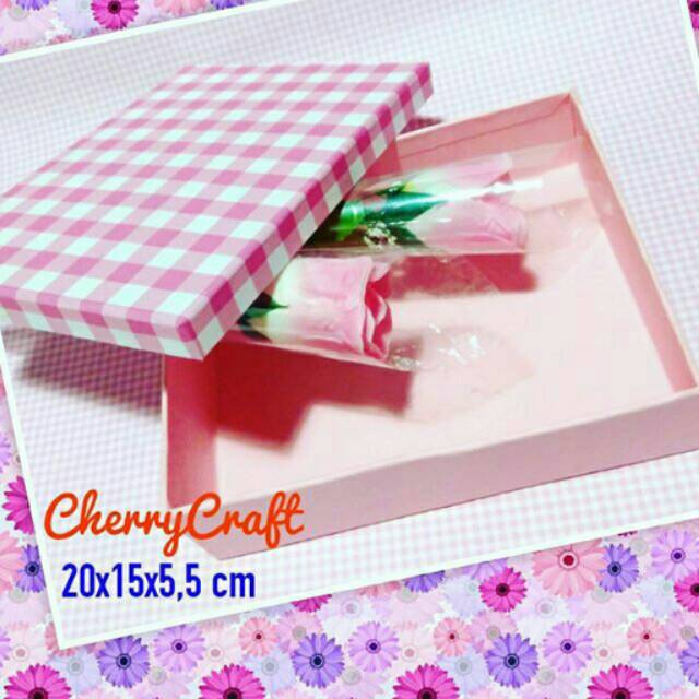 

Kotak Kado Kombinasi polos shabby ukuran 20x15x5,5 cm