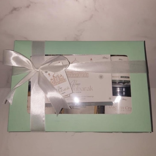 

CUSTOM COOKIES HAMPERS 200 RIBUAN