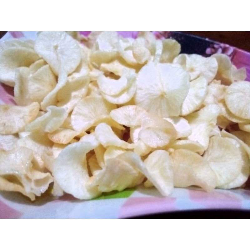 

Keripik singkong renyah. No brand/ tanpa merek