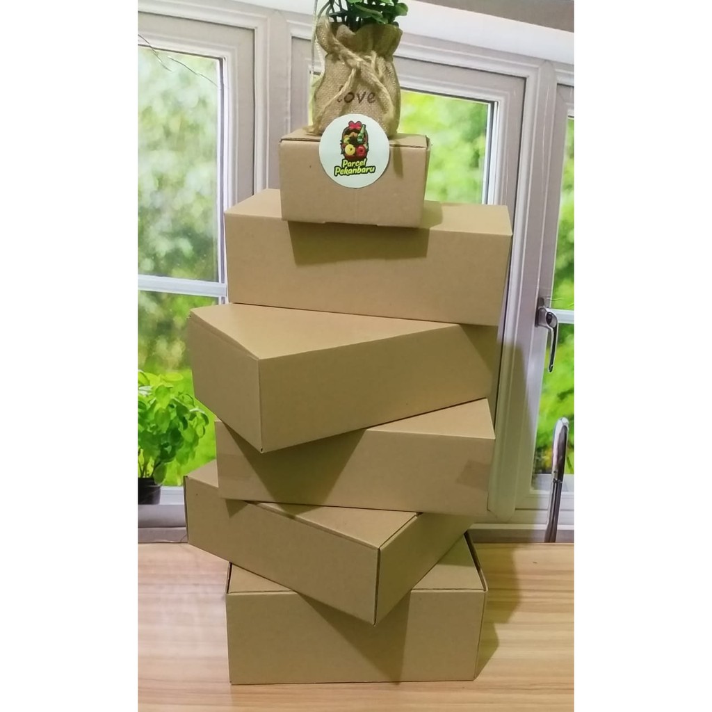 

Corrugated Box Gift Hampers
