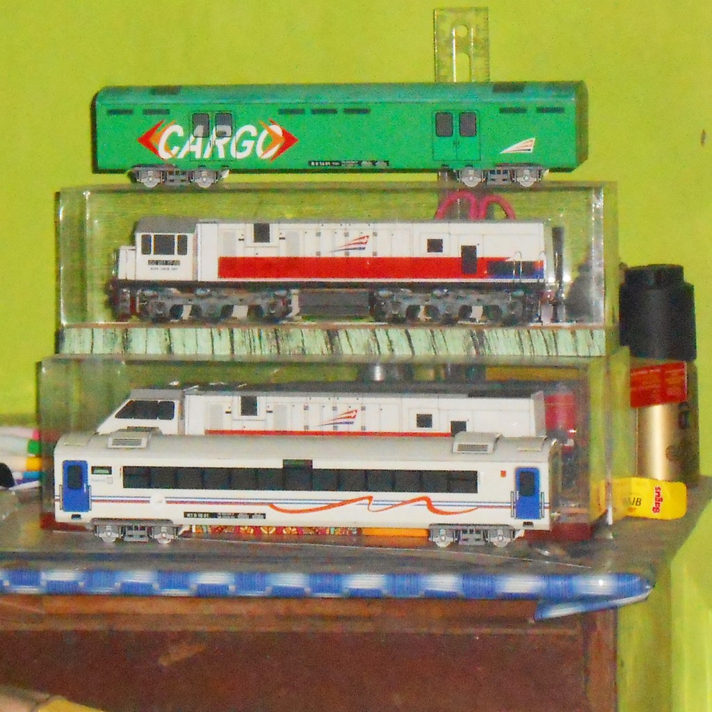 papercraft miniatur  kereta  api  indonesia Shopee Indonesia