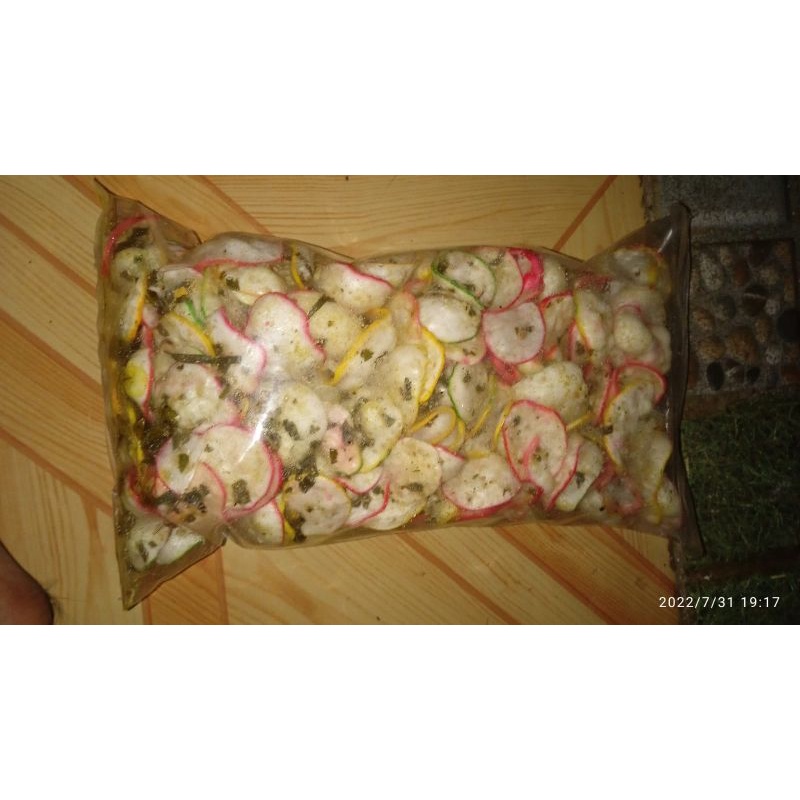 

kerupuk pedas gurih kriuk