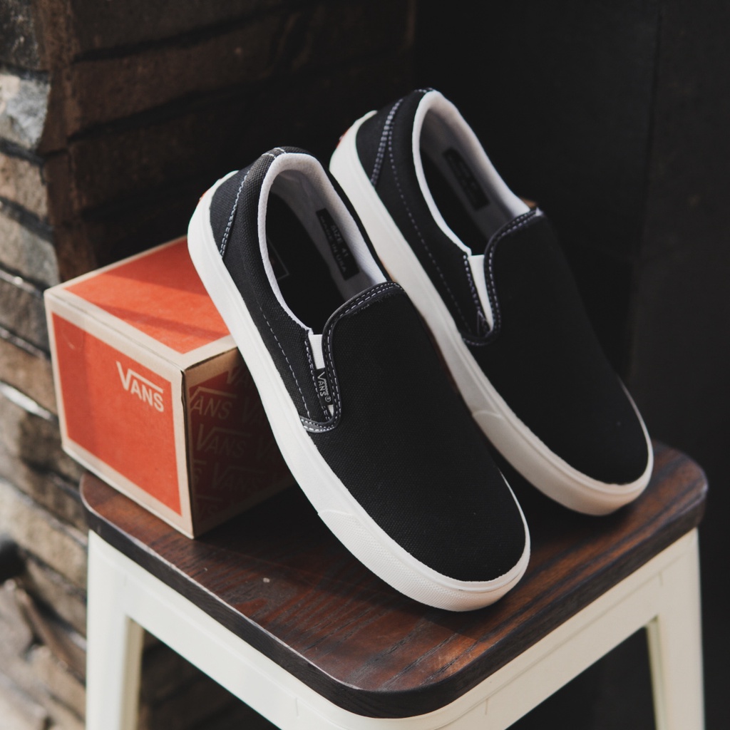 Sepatu VANS Slip On Og Black White