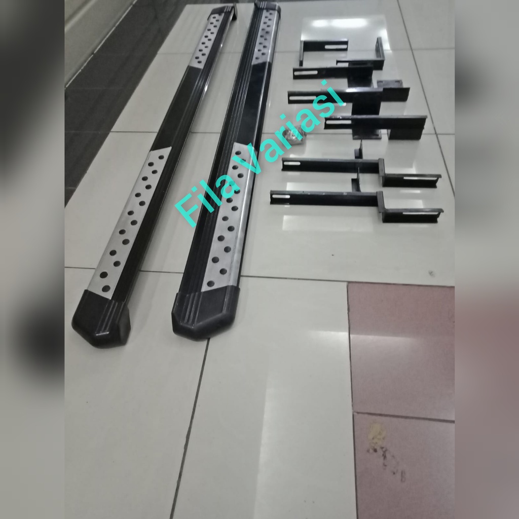 Foot Step Samping Bintik Injakan Samping Mobil Toyota Rush Lama